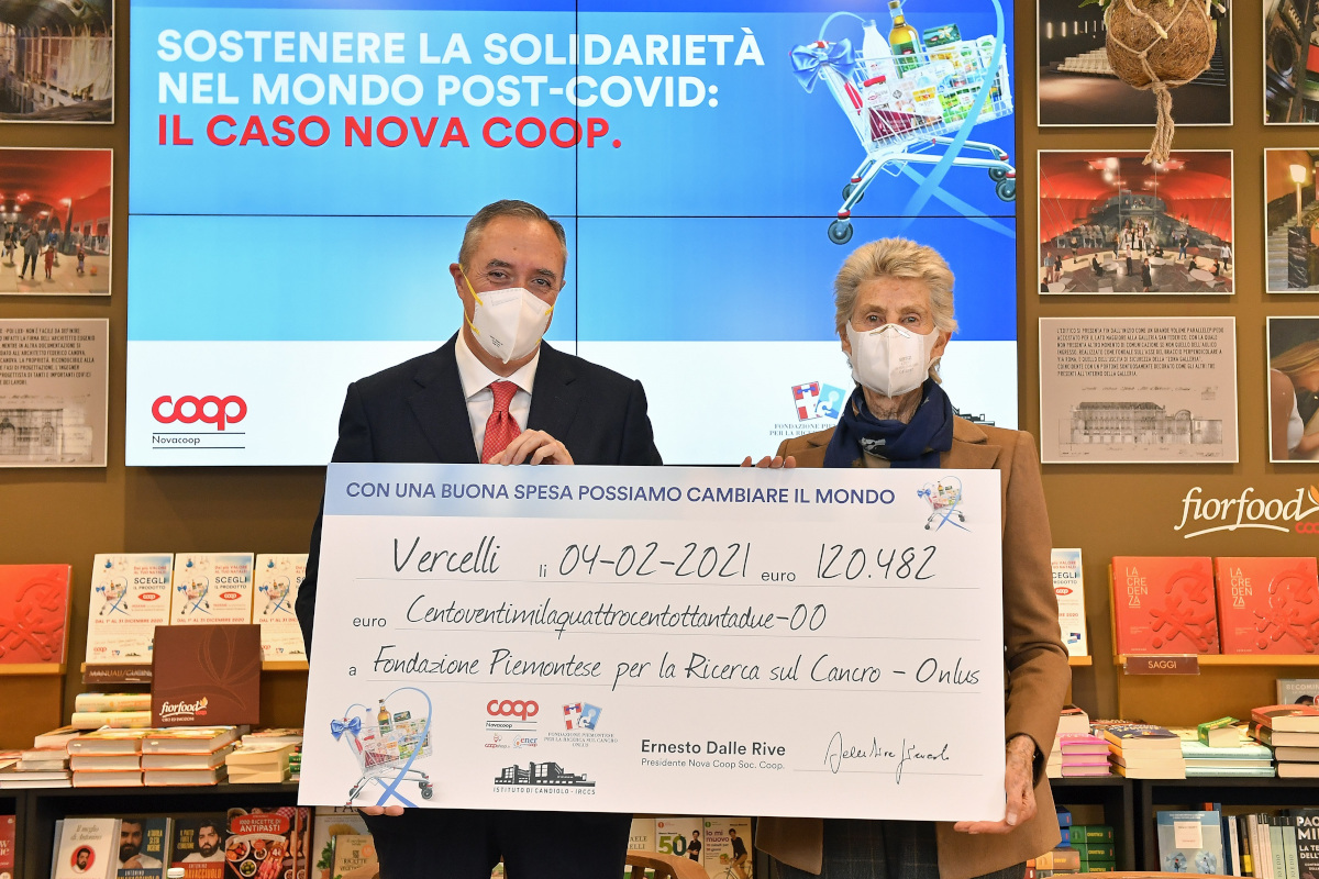 Nova Coop dona 120mila euro alla Fondazione piemontese per la ricerca sul cancro